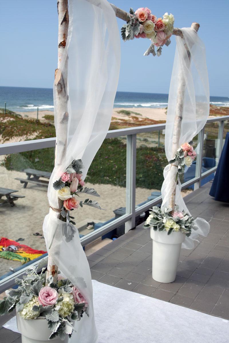 wedding ceremony arch