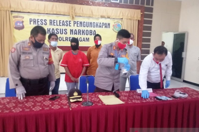 Aksi IRT Coba Kelabui Polisi, Ada Sabu-sabu di Celana Dalam