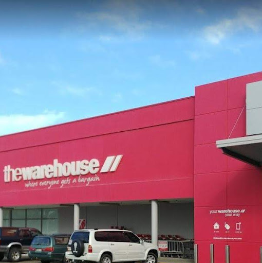 The Warehouse Timaru logo