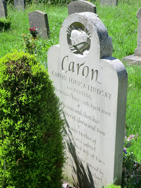 CIMG0456 Memorial gravestone, Hever churchyard