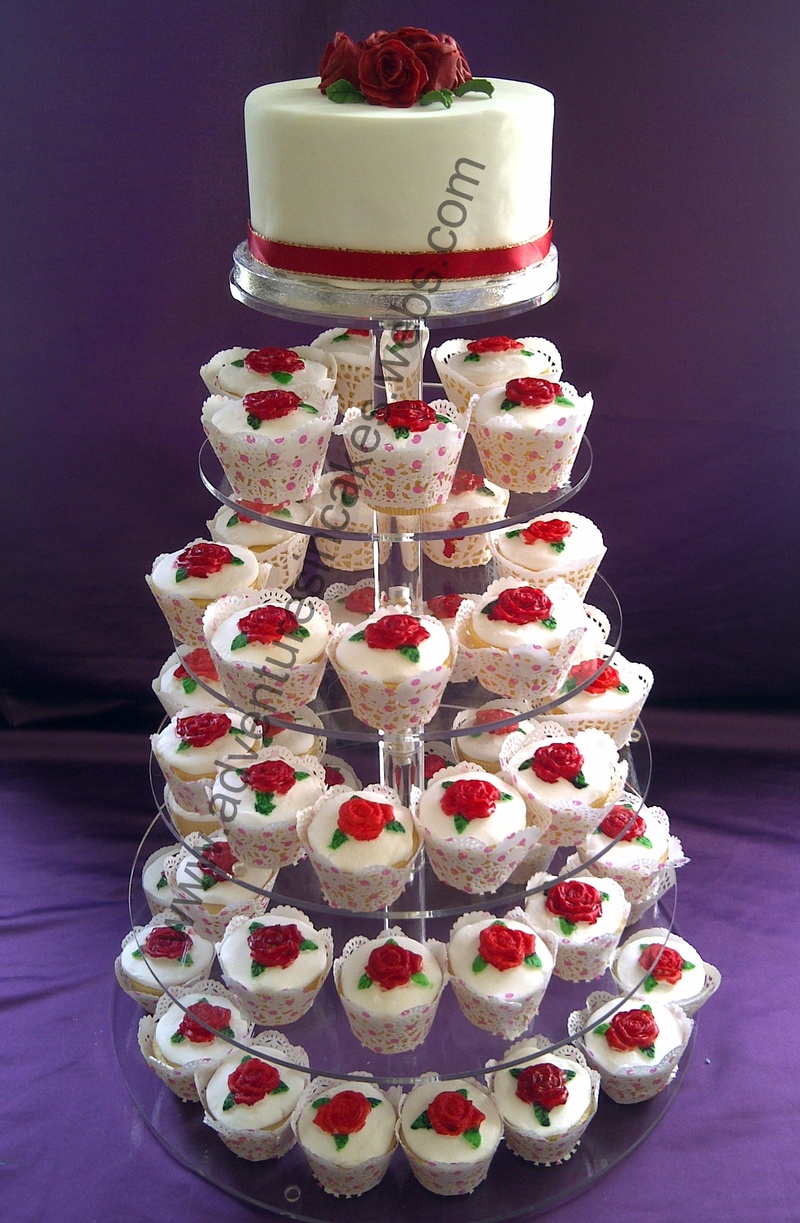 Red Roses Wedding Cake and