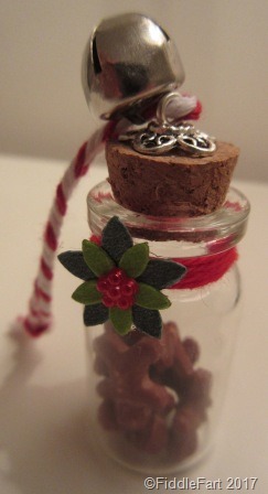 [Tiny%2520gingerbread%2520men%2520in%2520a%2520bottle%2520Christmas%2520Tree%2520Decoration%255B8%255D.jpg]