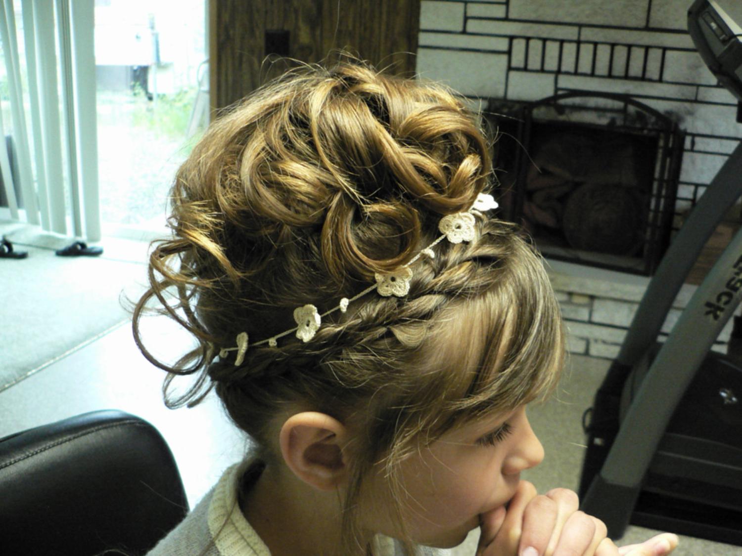 Crocheted Wedding Flower Chain