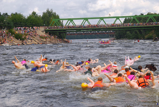 Испытай резиновую бабу на прочность. Bubble Baba Challenge 2011. 