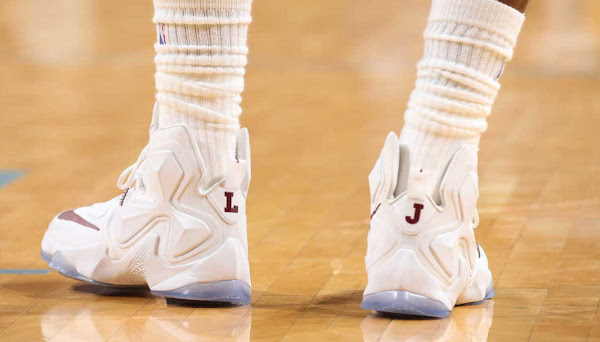 The King Debuts His First LeBron 13 PE of the 201516 NBA Season