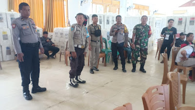 Kapolsek Beserta Jajaran Melakukan Pengamanan Giat Pleno Pilpres ,Kecamatan Simpang Hulu Balai Bekuak