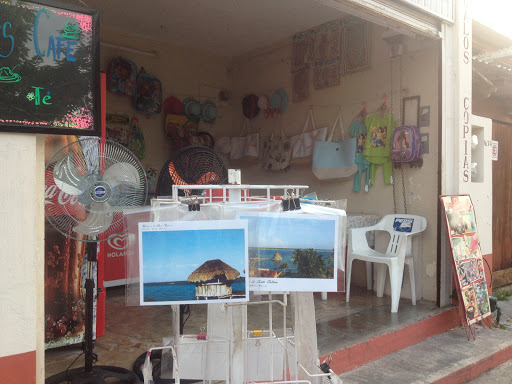 PAPELERÍA DEL CENTRO, Calle 20, Centro, 77930 Bacalar, Q.R., México, Tienda de baratijas | QROO