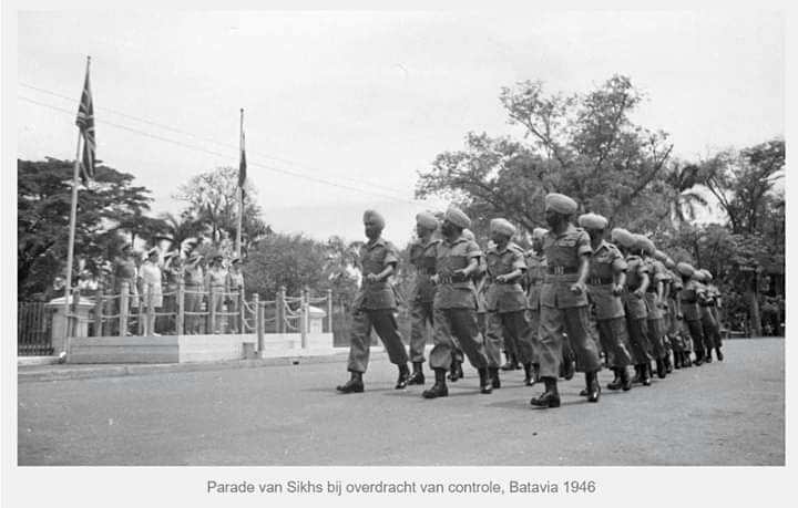 Foto Jadul Parade Tentara Sikh India di Jakarta Tahun 1946