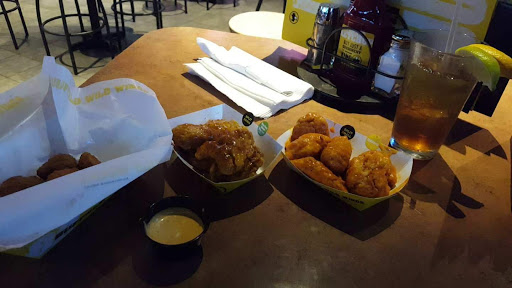 Chicken Wings Restaurant «Buffalo Wild Wings», reviews and photos, 1780 E Blvd St #119, Kokomo, IN 46902, USA