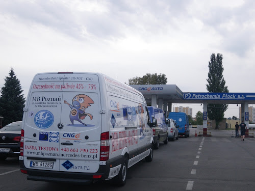 Blue Corridor 2012. Tankowanie na stacji CNG w Radomiu