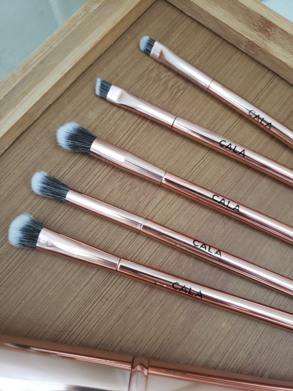 Health and Beauty Girl : Weekly Favourite  Cala Eye Need It Essential  Makeup Brush Kit Review