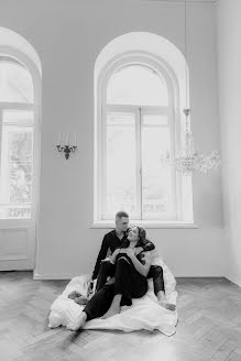 Wedding photographer Karina Klochkova (karinak). Photo of 12 December 2021