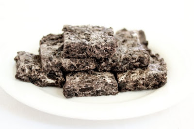 photo of a plate of Cookies and Cream Bars