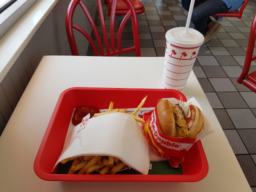 Hamburger Restaurant «In-N-Out Burger», reviews and photos, 6391 Pacific Coast Hwy, Long Beach, CA 90803, USA