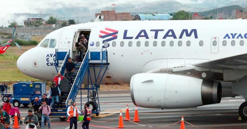 LATAM: Pasajeros con vuelos programados entre hoy y el lunes pueden cambiarlos sin costo