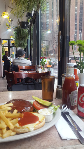 Restaurant «3 Decker Restaurant», reviews and photos, 1746 2nd Ave, New York, NY 10128, USA