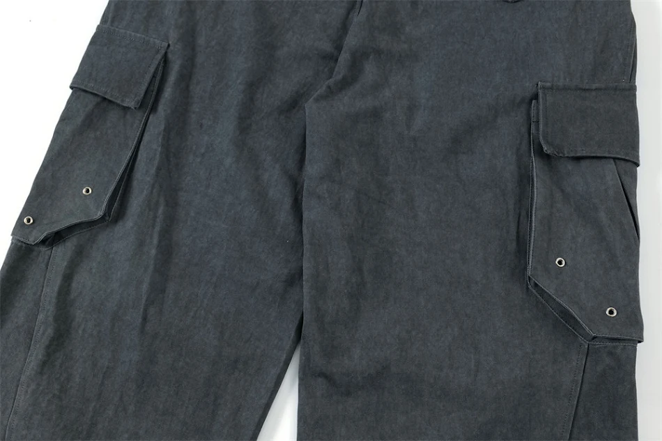 Pantalon de sport décontracté large pour homme. Confort et liberté de mouvement idéaux pour l'exercice et les tenues quotidiennes.