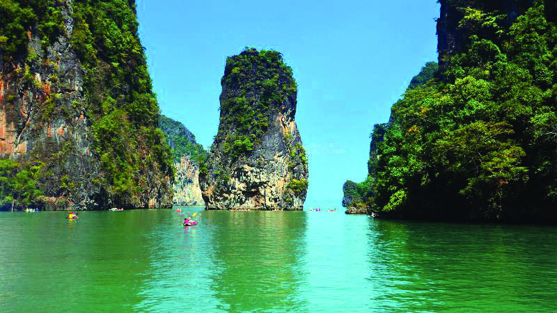 Thailand bans smoking on popular tourist beaches