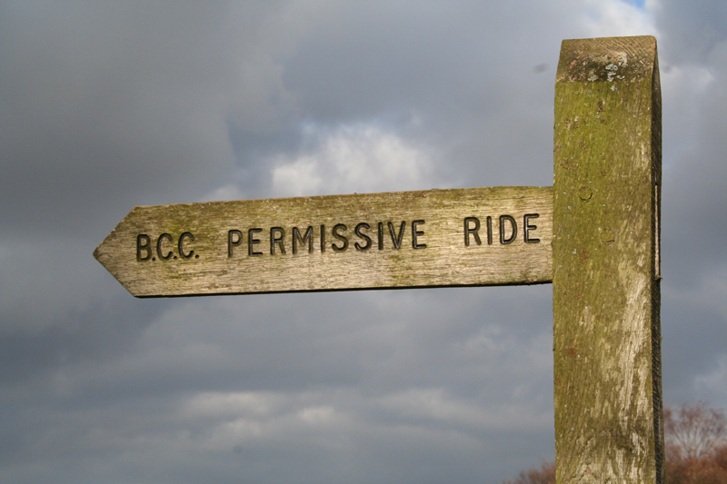 06 banstead heath signpost