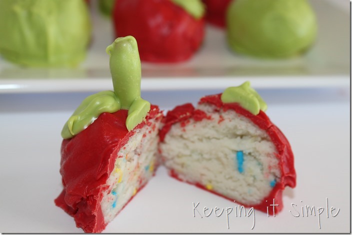 No-Bake-Apple-Shaped-Cake-Batter-Truffles (14)