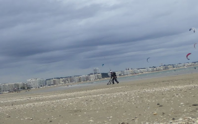 Vers l'estuaire de la Loire (Pornichet/LaBaule, St Brévin...) au fil du temps... - Page 17 Dirtsurfer_03_11_2015_35w