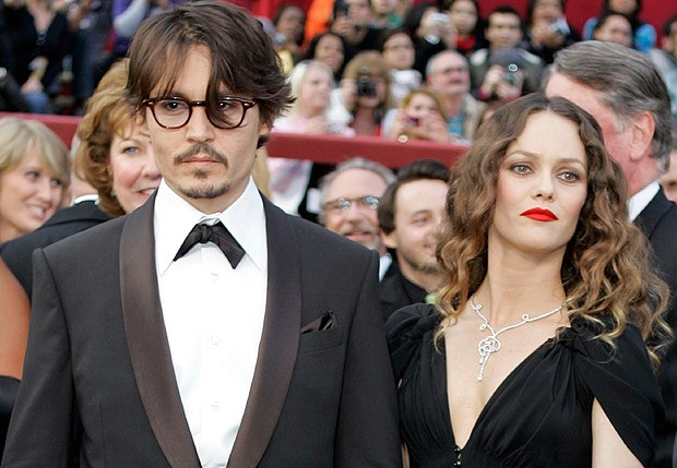 Kate Moss depõe e nega ter sido empurrada de escada por Johnny Depp - Quem