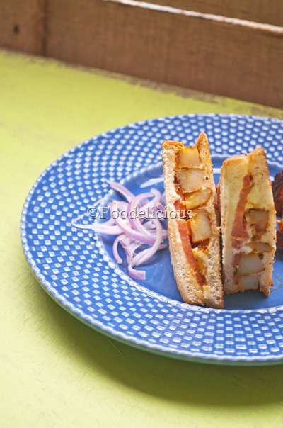 Foodelicious- Tandoori Aloo Sandwich