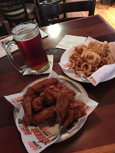 American Restaurant «Hooters», reviews and photos, 1854 Club House Dr, Valdosta, GA 31601, USA