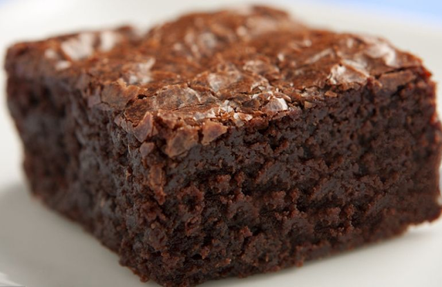 trabalhar em casa,como fazer brownie para vender,negocio proprio,brownie de chocolate,receita de brownie tradicional,receita de brownie,Brownie,renda extra,ganhar dinheiro vendendo doces