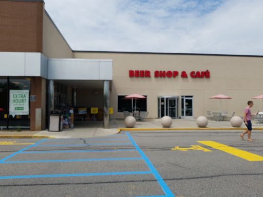 Supermarket «Giant Eagle Supermarket», reviews and photos, 5990 University Blvd #4, Coraopolis, PA 15108, USA