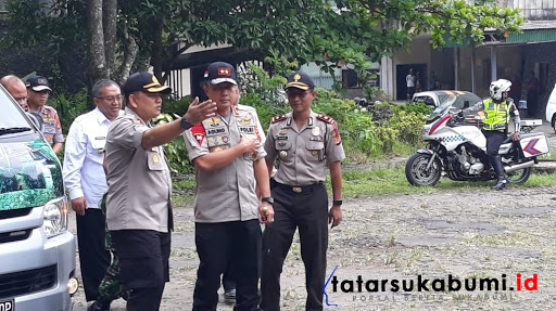 
Kapolda Jabar : Masyarakat Harus Cerdas Berikan Hak Suara Utamakan Rasa Persatuan dan Kesatuan
