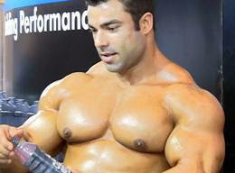 Bodybuilders Upclose - Just Like You Worship Them