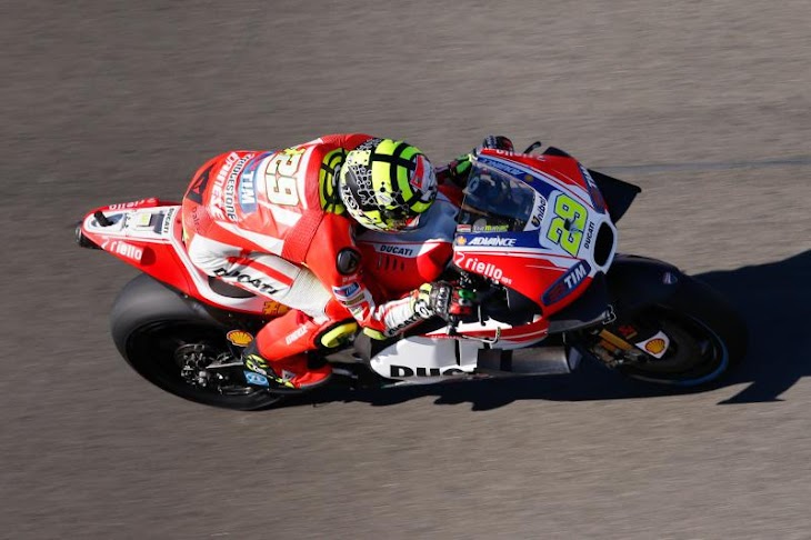 motogp-fp3-2015valencia-iannone-gpone.jpg