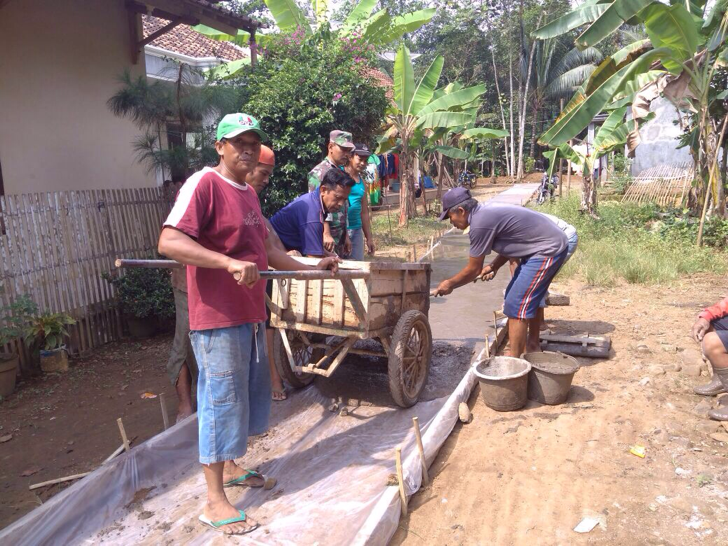 Serda Suprapto Babinsa Koramil Wanareja Bantu Warganya 