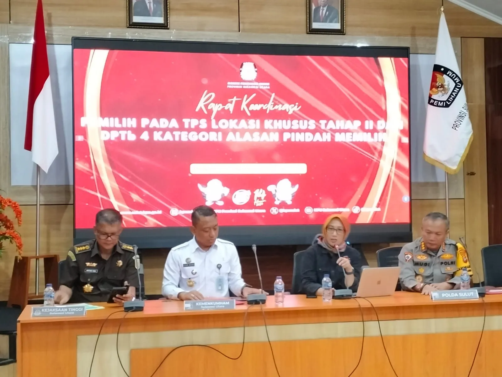 Rakor ini diselenggarakan oleh Komisi Pemilihan Umum (KPU) Provinsi Sulawesi Utara di aula KPU Provinsi. (Foto istimewa)