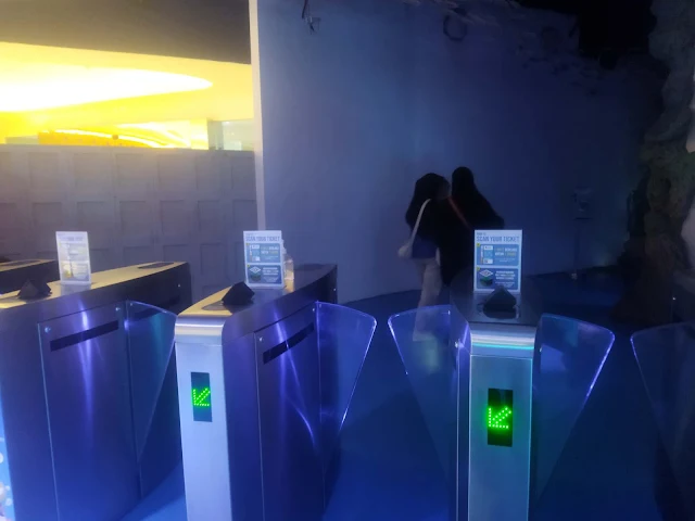 pintu masuk jakarta aquarium safari