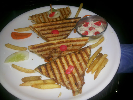 Brindavans Ice & Spice, Vali Building, Variety Square, Behind Moonlight Photo Studio, Sitabuldi, Nagpur, Maharashtra 440001, India, Dessert_Restaurant, state MH