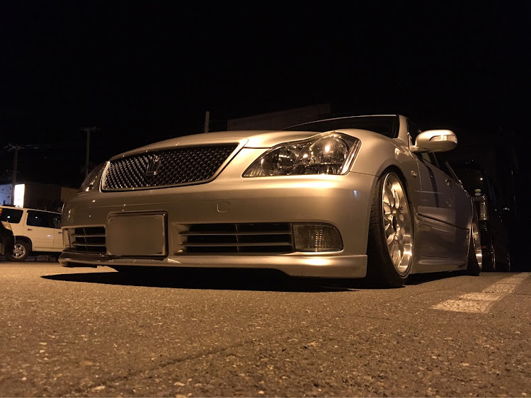 クラウンアスリートのモデル・撮る人を撮る・田舎町・cartunefriends・ローアングルに関するカスタム事例の投稿画像1枚目