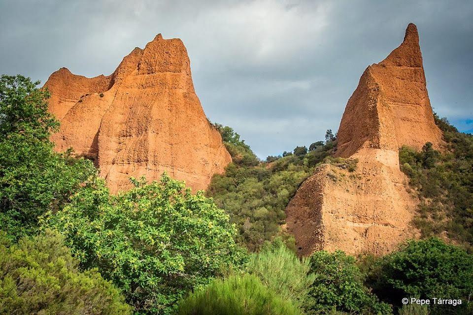 La imagen puede contener: montaÃ±a, cielo, nubes, exterior y naturaleza