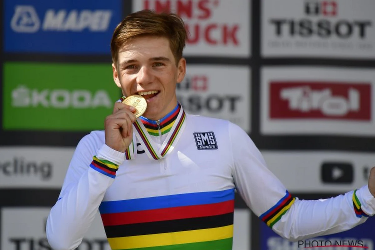 ? Remco Evenepoel blikt voor wegrit terug op 2 mooiste zeges van seizoen én: "De dubbel veroveren zou fantastisch zijn"