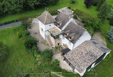 Maison avec piscine et jardin 10