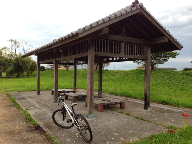 和風休憩所と自転車
