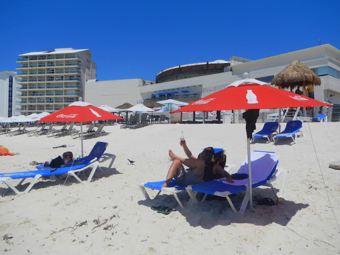 The eagle has landed at the Gaviota Azul, Cancun