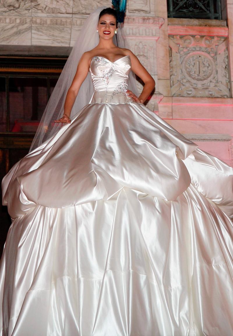 Short wedding dress made of