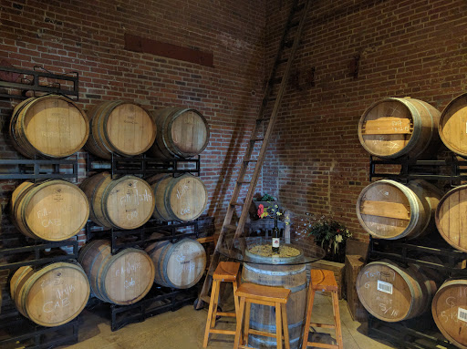 Winery «Stone Cliff Winery», reviews and photos, 600 Star Brewery Drive, Dubuque, IA 52001, USA