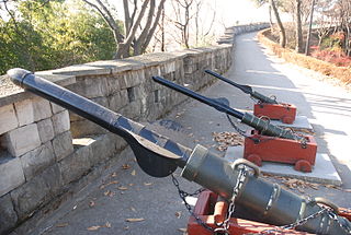 파일:external/upload.wikimedia.org/320px-Chongtongs-Jinju_Castle.jpg