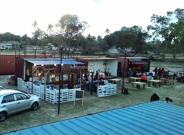 Uptown Kontena Dapo Pata Tempat Makan Hipster Tepi Pantai Tok Jembal Uptown Kontena Dapo Pata