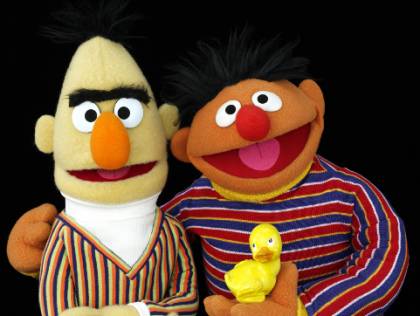 Epi, su patito de goma amarillo y Blas Epi, su patito de goma amarillo y Blas