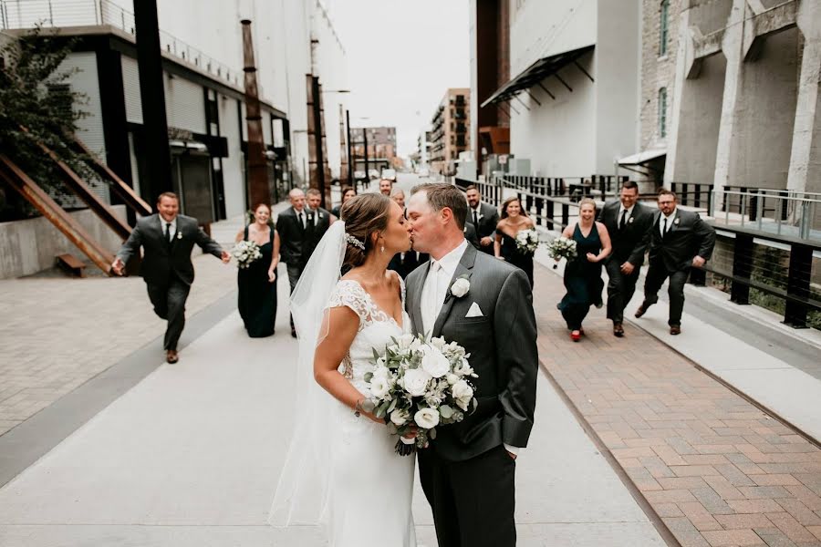 Jurufoto perkahwinan Courtney Paal (courtneypaal). Foto pada 8 September 2019