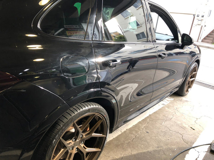 嘉衛門（かえもん）さんが投稿した嘉衛門世田谷店・ポルシェカイエン・VOSSEN・22インチ・車写活に関するカスタム事例の投稿画像3枚目